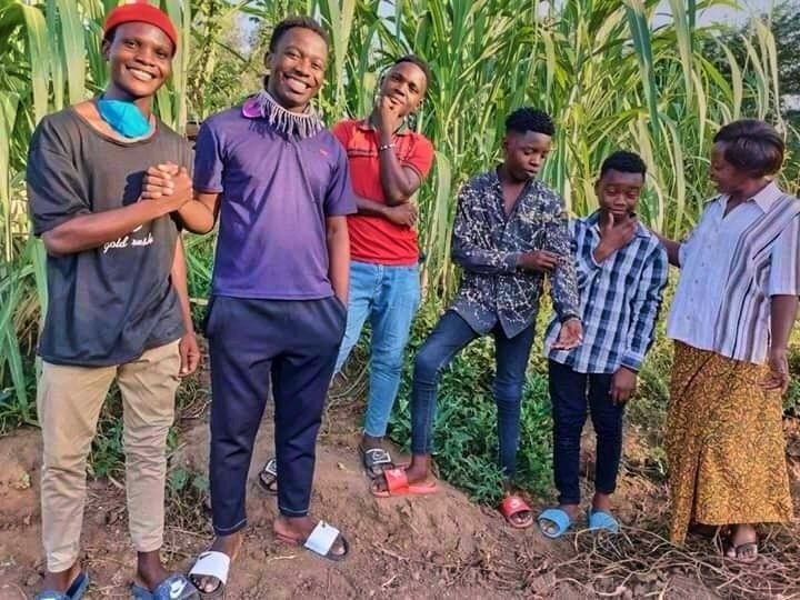 Teaching Permaculture Through Music – Kenya